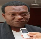 Presidente da comunidade africana afirma que falta de documentação continua afectar futuro de crianças