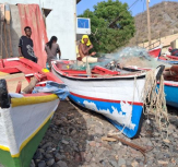 Jovens de Ribeira da Barca dividem-se entre a tradição da pesca e a procura de novas oportunidades