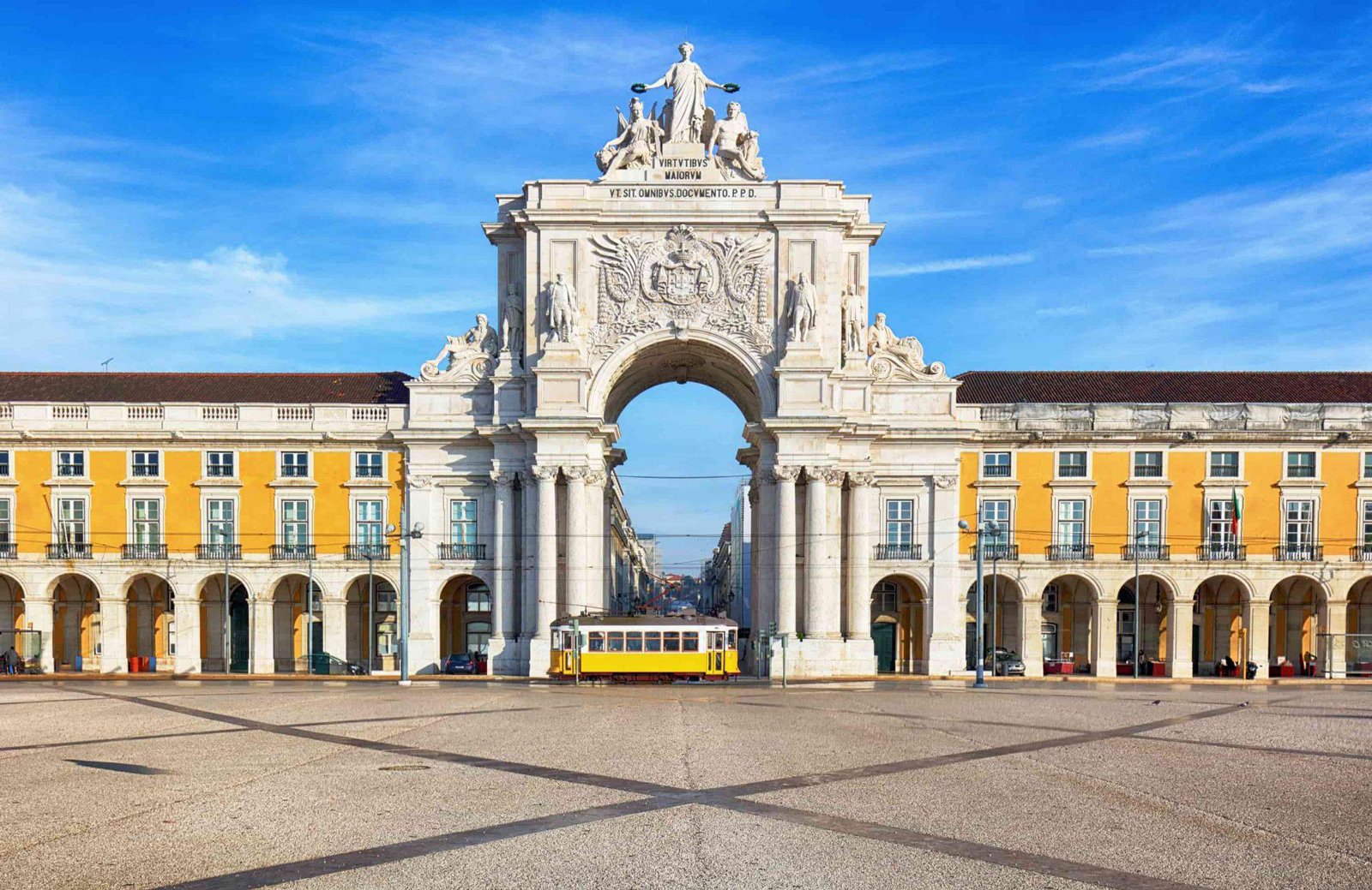 Domingos Simões Pereira chega a Portugal para tratamento médico
