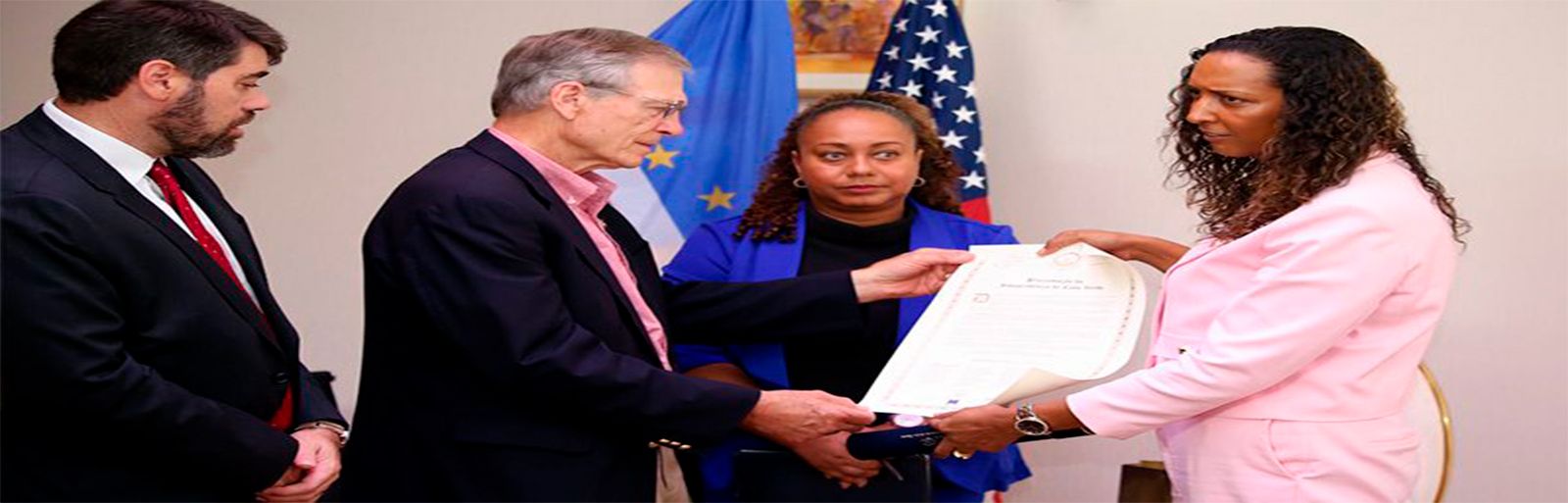 Congressistas norte-americanos destacam ciência, tecnologia e cooperação durante visita a Cabo Verde