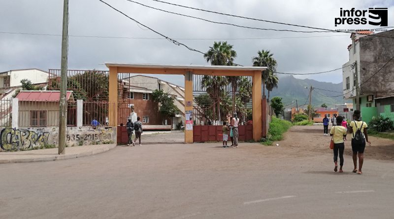 Educação: Sindicato defende estudo orientado após horário escolar em vez do alargamento das aulas